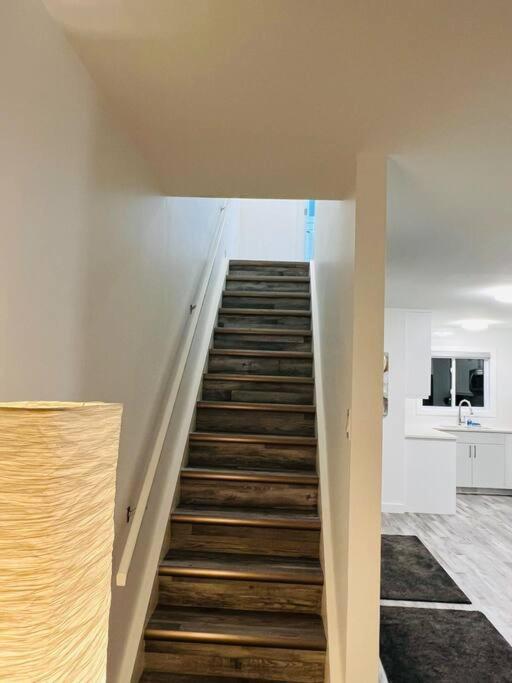 Walking Distance To St Boniface, Easy Parking Villa Winnipeg Exterior foto