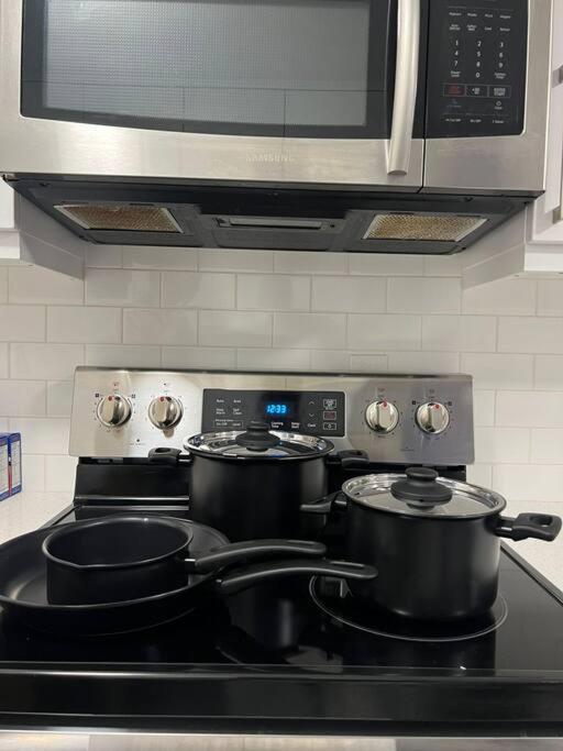 Walking Distance To St Boniface, Easy Parking Villa Winnipeg Exterior foto
