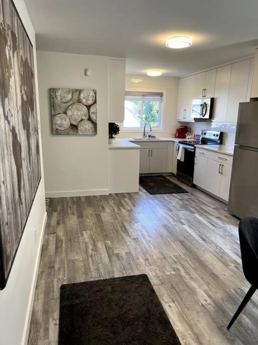 Walking Distance To St Boniface, Easy Parking Villa Winnipeg Exterior foto