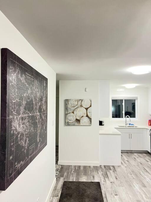 Walking Distance To St Boniface, Easy Parking Villa Winnipeg Exterior foto